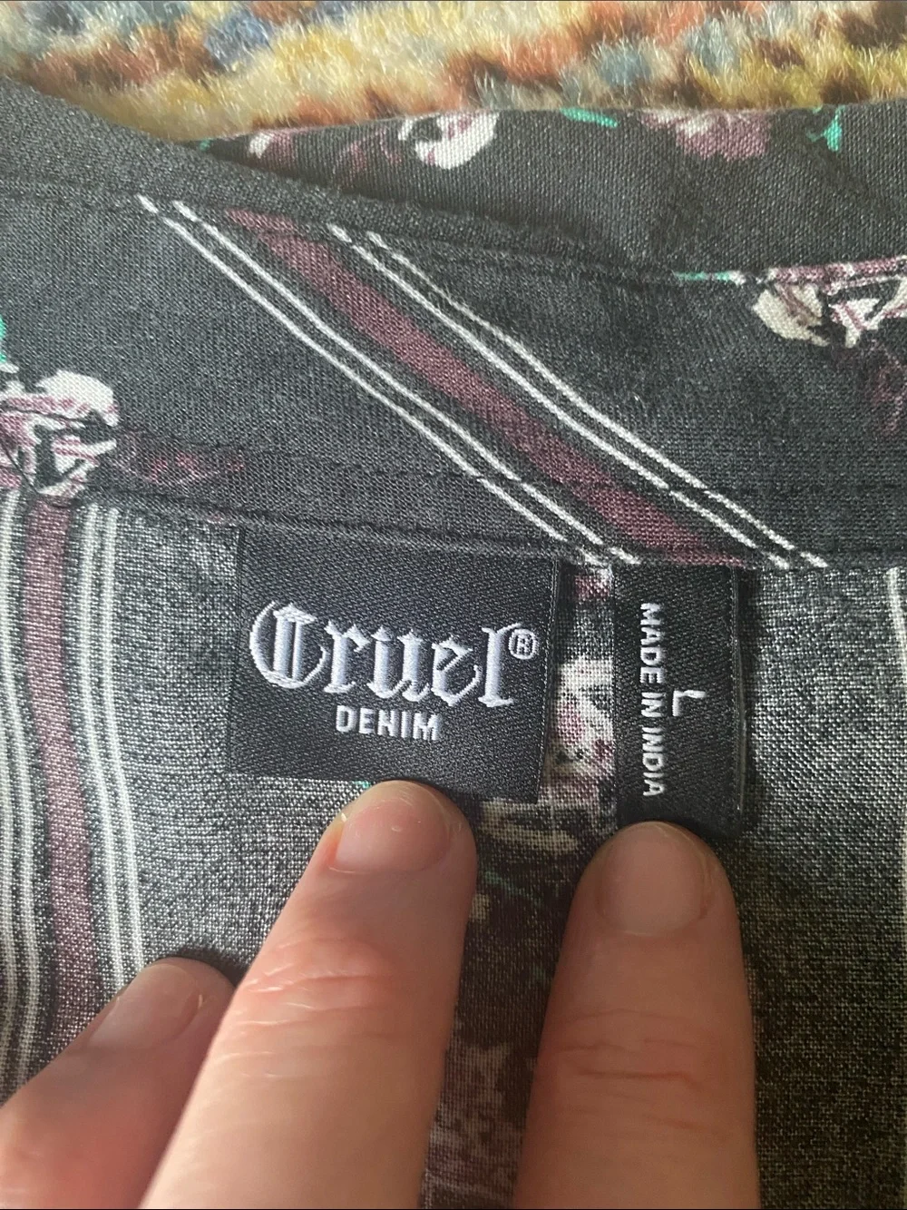 Cruel Denim black floral pearl snap western shirt - Picture 2 of 8